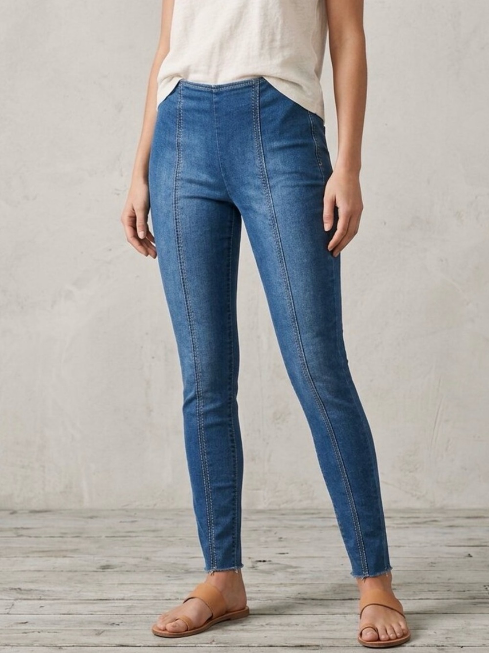 Free People High-Rise pull on Skinny Jeans
